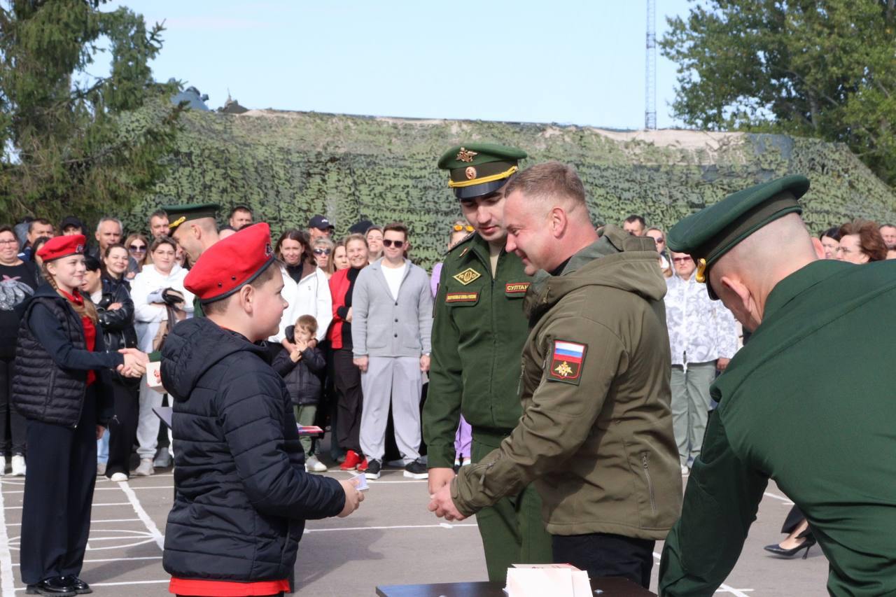 «Стесняются либо слов не знают»: глава района удивился, почему саратовцы не поют гимн России